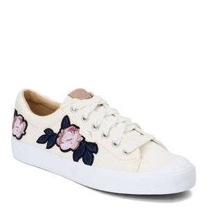 🌼 NWT Keds floral applique sneakers